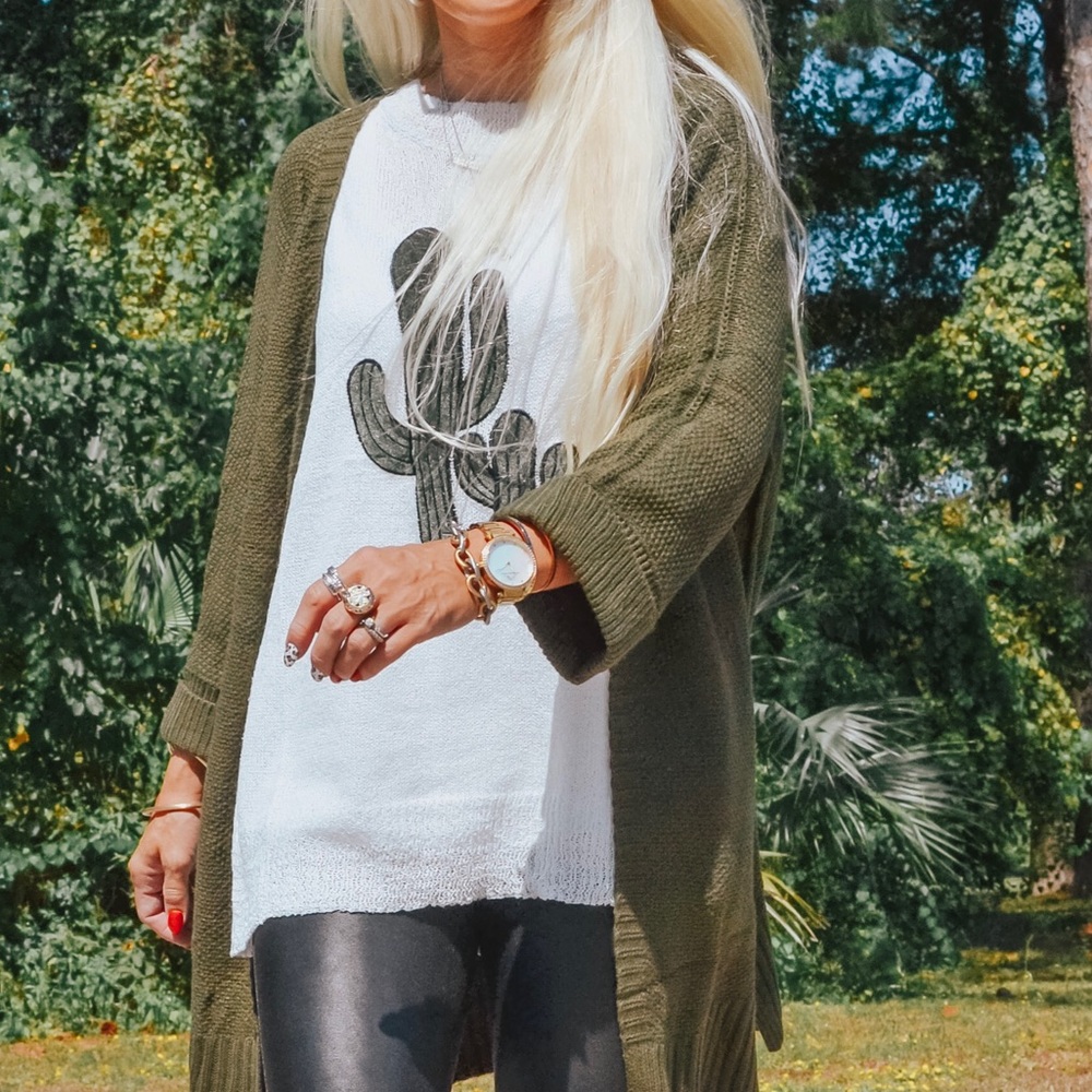 Sweater - Picture 5 of 6